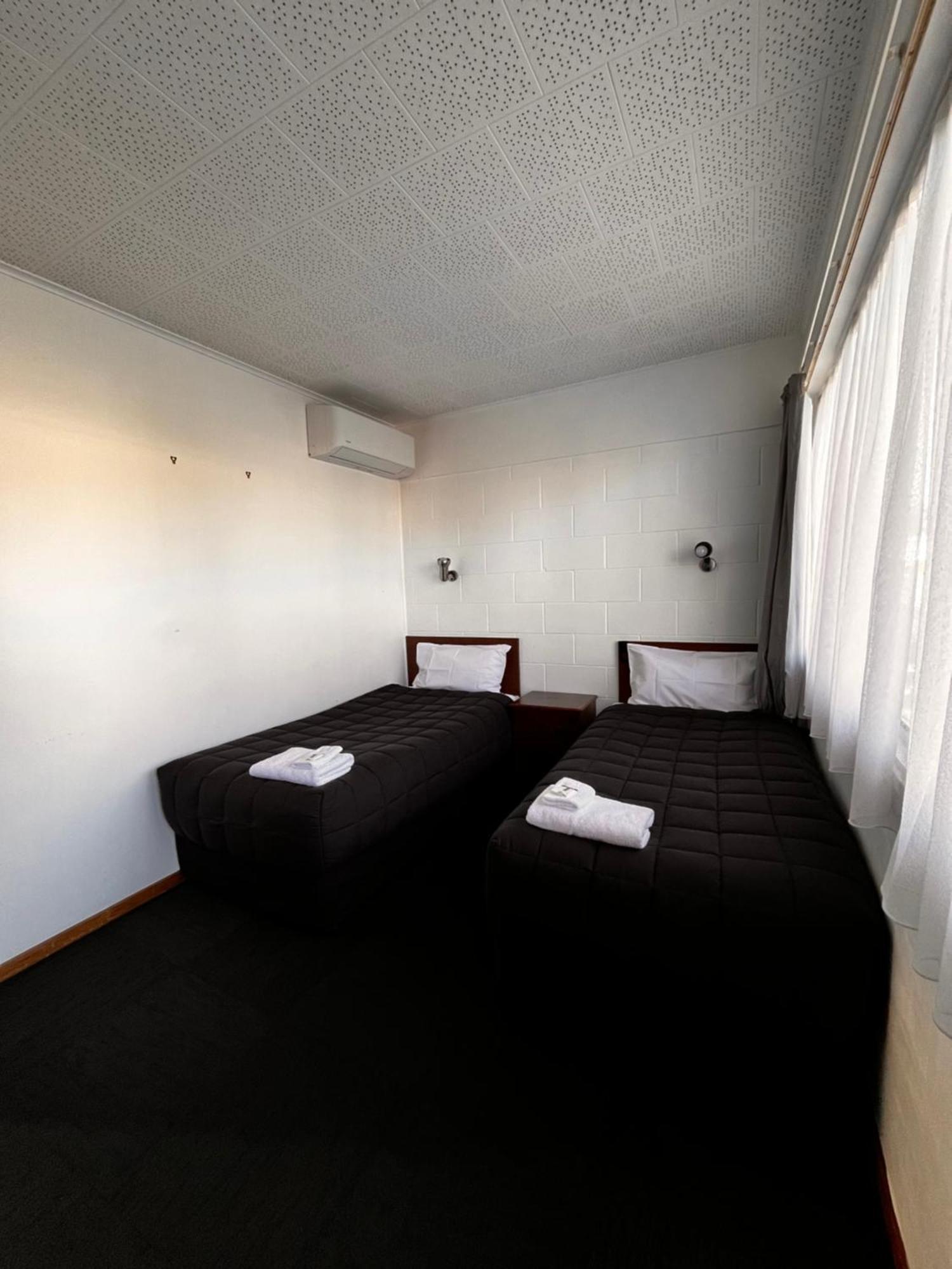 Brooklyne Motel Sanson Exterior photo